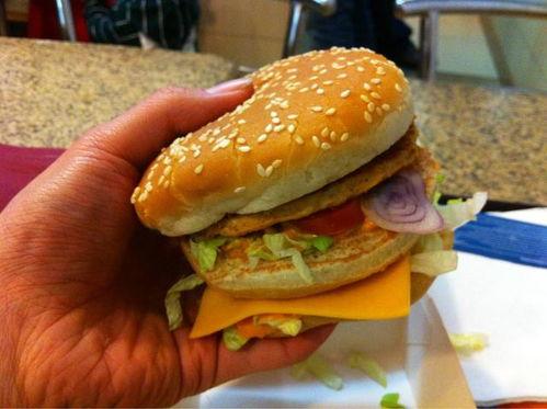 瓜哥吃汉堡,一场味蕾与视觉的双重享受
